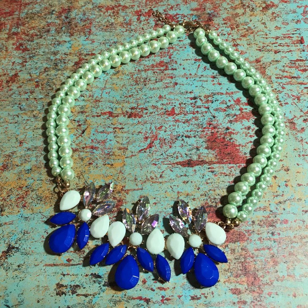 Stunning rhinestone bling statement necklace
